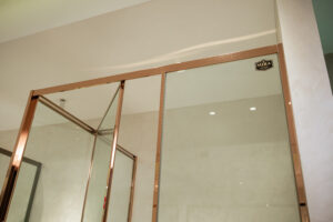 vách kính phong tắm cao cấp