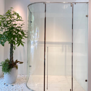 Phòng tắm kính cong